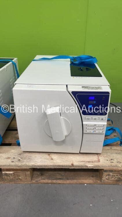 DRE SureVac 22L Vacuum Autoclave 